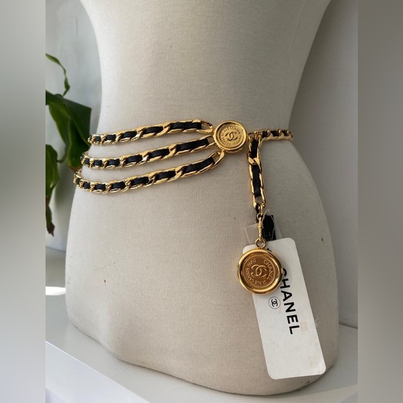$1️⃣8️⃣0️⃣0️⃣ Chanel belt - Picture 4 of 12